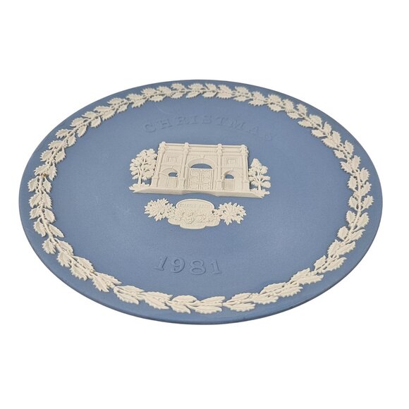 Vintage Wedgwood Collector Plate Marble Arch Christmas Blue Jasperware 1981 - Picture 9 of 9